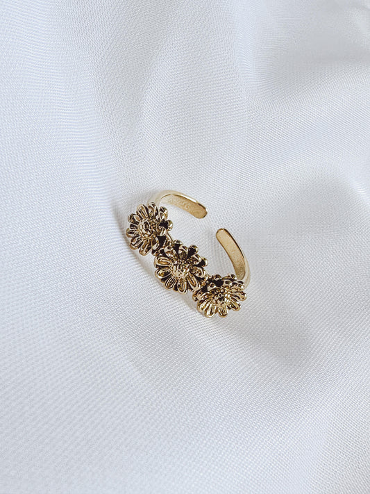 Daisy Flower Ring